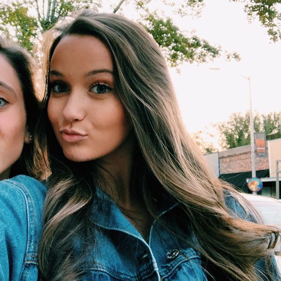 Meet your Posher, Sarah beth - Picture 1 of 1